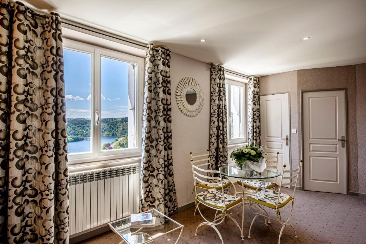 Logis Hotel Beau Site Loubaresse  Exteriör bild