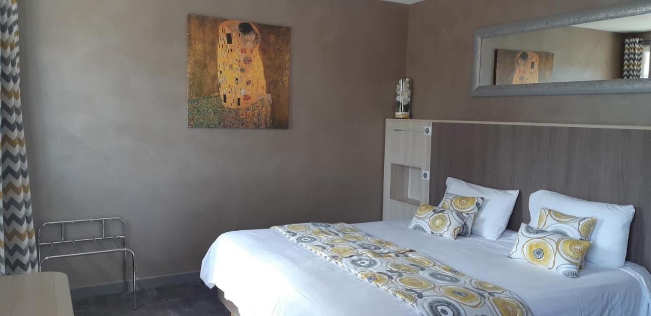 Logis Hotel Beau Site Loubaresse  Exteriör bild