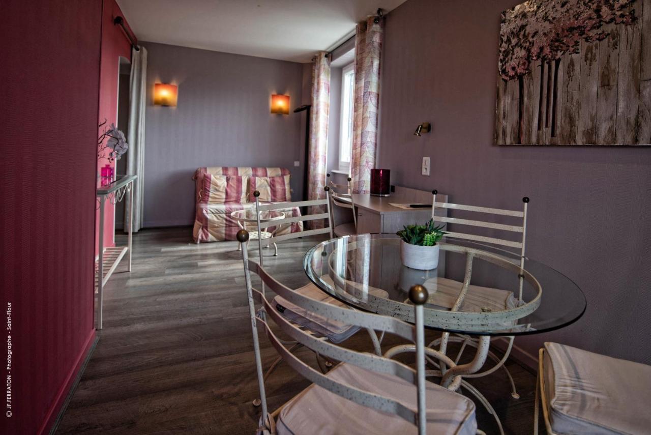 Logis Hotel Beau Site Loubaresse  Exteriör bild