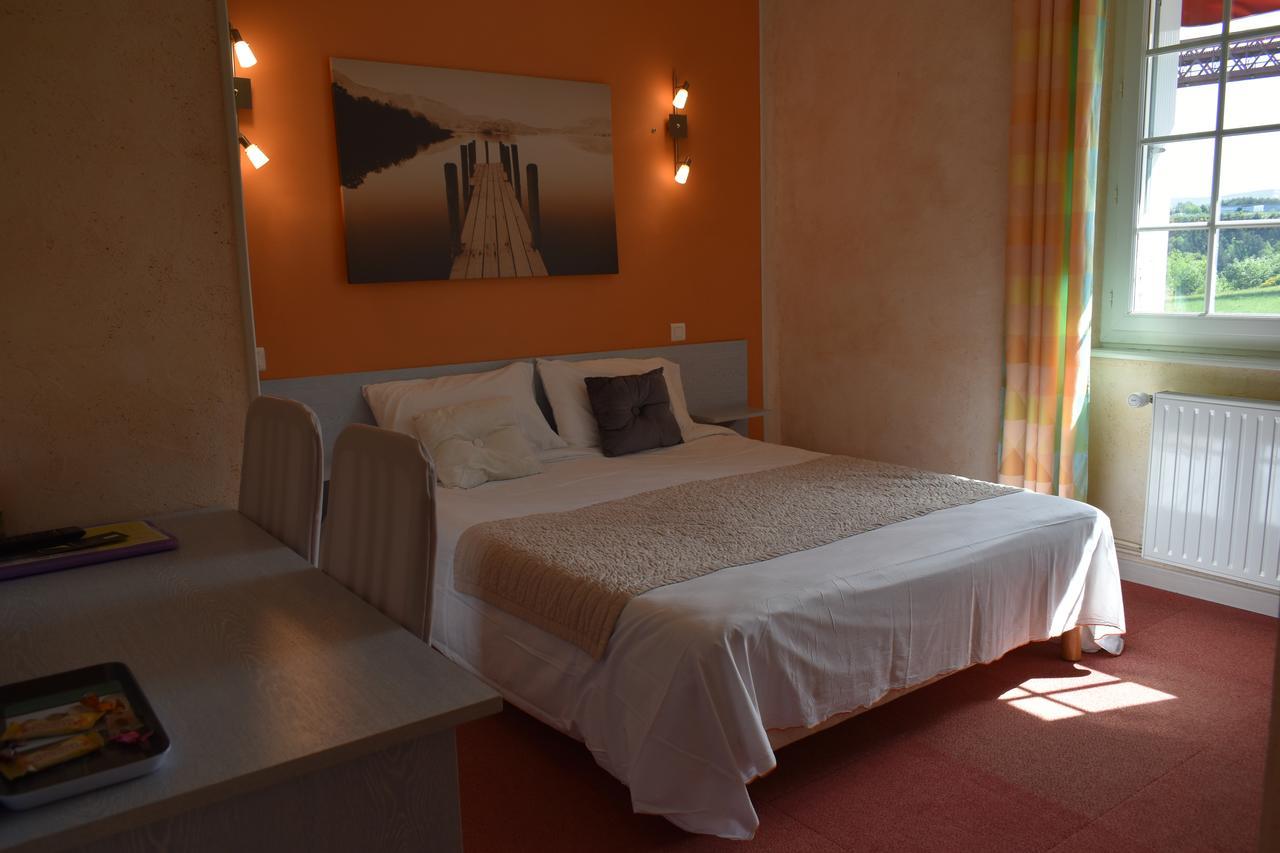 Logis Hotel Beau Site Loubaresse  Exteriör bild